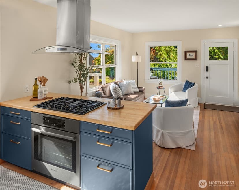 Property photo for 8416 40th Avenue SW, Seattle photo 11