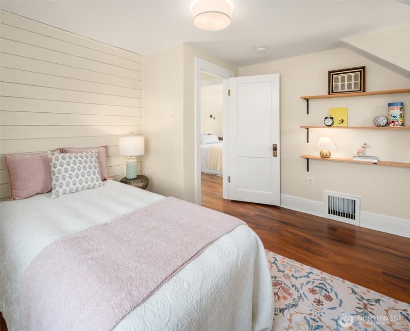 Property photo for 8416 40th Avenue SW, Seattle photo 17