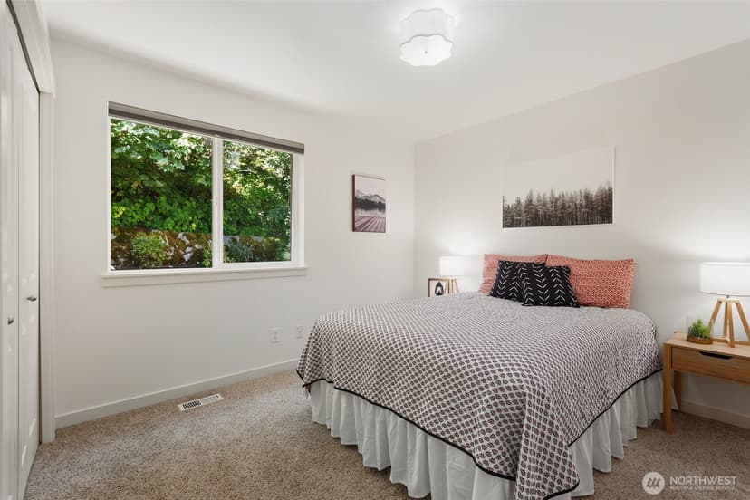 Property photo for 581 Mountain View Lane NW, Issaquah photo 23