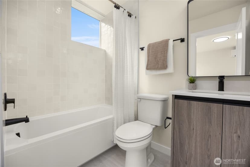 Property photo for 3114 Queen Anne Avenue N, Seattle photo 17