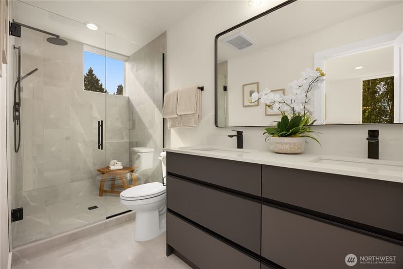 Property photo for 3114 Queen Anne Avenue N, Seattle photo 12