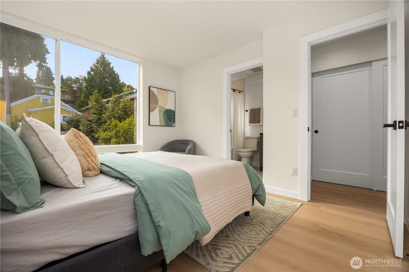 Property photo for 3114 Queen Anne Avenue N, Seattle photo 16