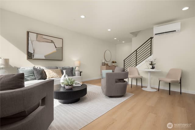 Property photo for 3114 Queen Anne Avenue N, Seattle photo 4