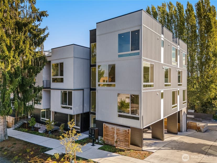 Property photo for 3114 Queen Anne Avenue N, Seattle