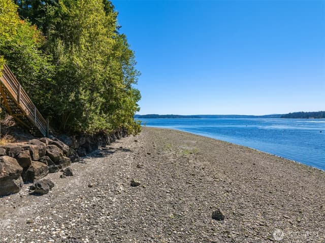 Property photo for 16273 Reitan Road NE, Bainbridge Island photo 2