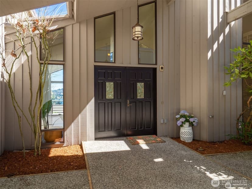 Property photo for 4408 E Mercer Way, Mercer Island photo 2