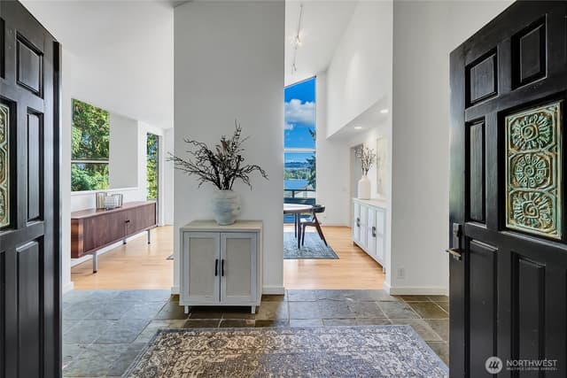 Property photo for 4408 E Mercer Way, Mercer Island photo 4