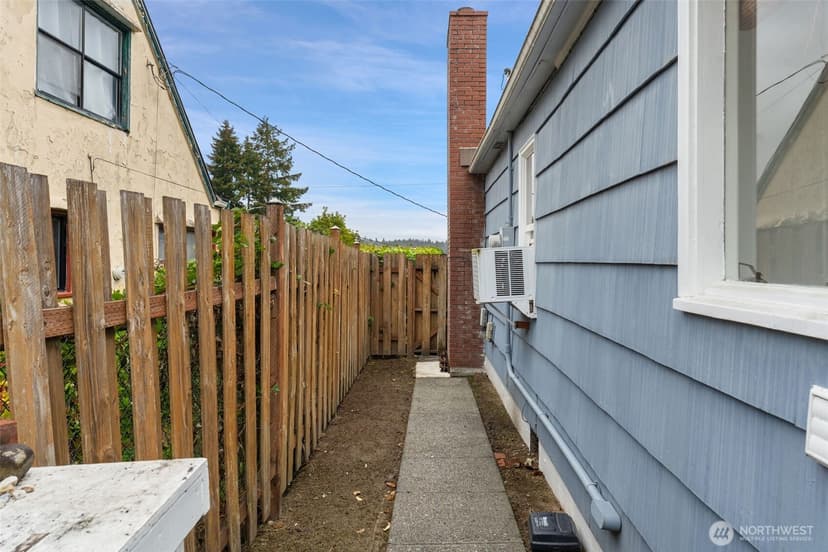 Property photo for 2447 N Wycoff Avenue, Bremerton photo 30