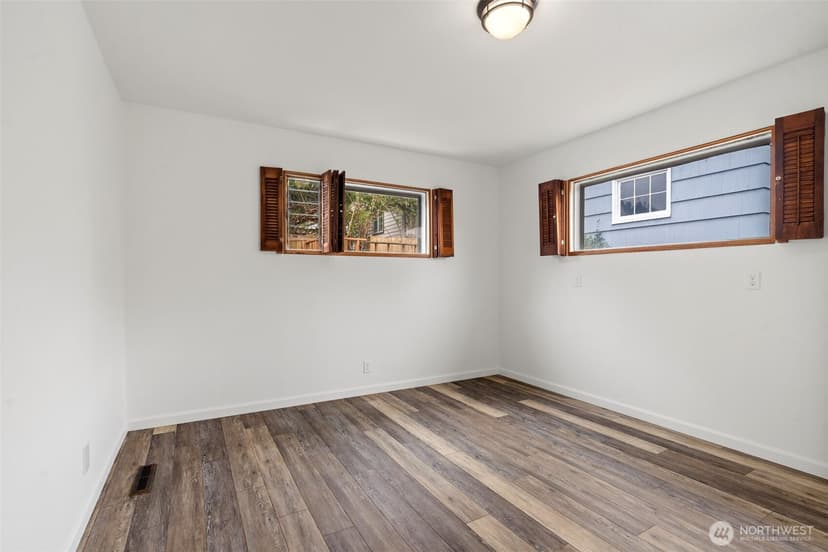 Property photo for 2447 N Wycoff Avenue, Bremerton photo 15