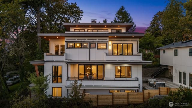 Property photo for 614 33rd Avenue E, Seattle photo 2