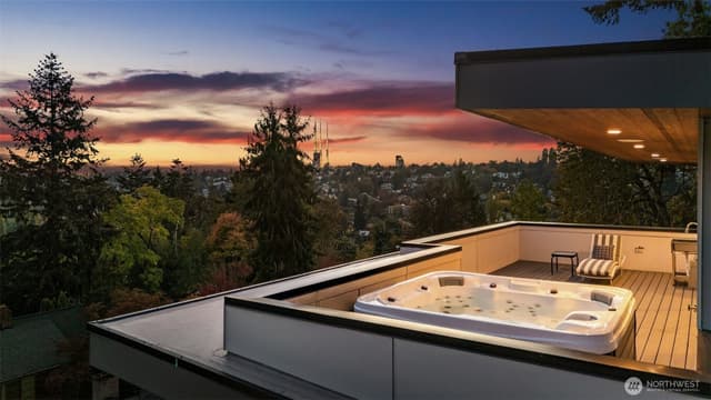 Property photo for 614 33rd Avenue E, Seattle photo 3