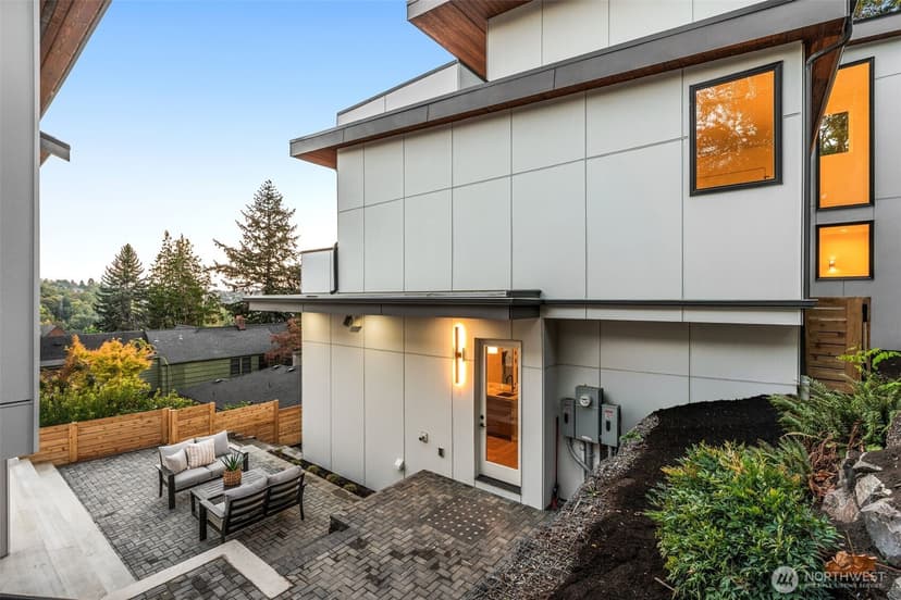 Property photo for 614 33rd Avenue E, Seattle photo 38
