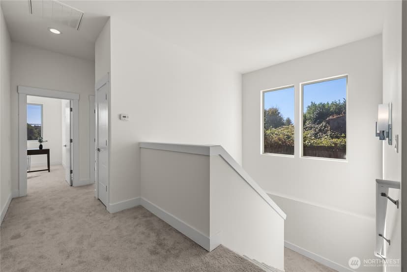 Property photo for 647 S 150th Street, Burien photo 18