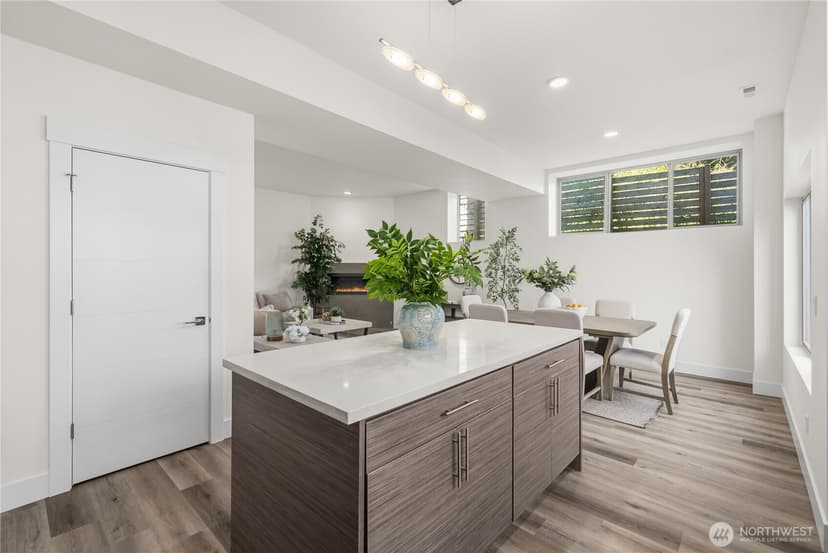 Property photo for 647 S 150th Street, Burien photo 9