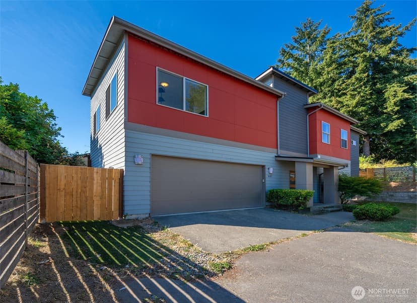 Property photo for 647 S 150th Street, Burien photo 2