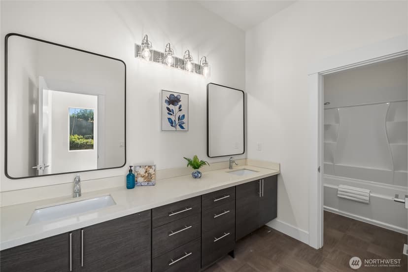 Property photo for 647 S 150th Street, Burien photo 28
