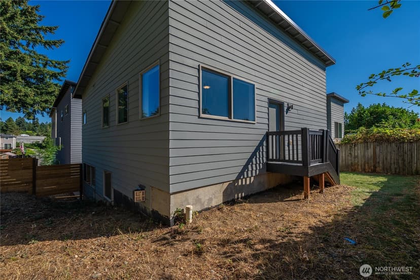 Property photo for 647 S 150th Street, Burien photo 31