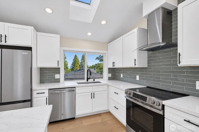 Property photo for 10238 Renton Avenue S, Seattle photo 5