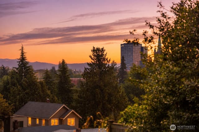 Property photo for 317 NE 58th Street, Seattle photo 2