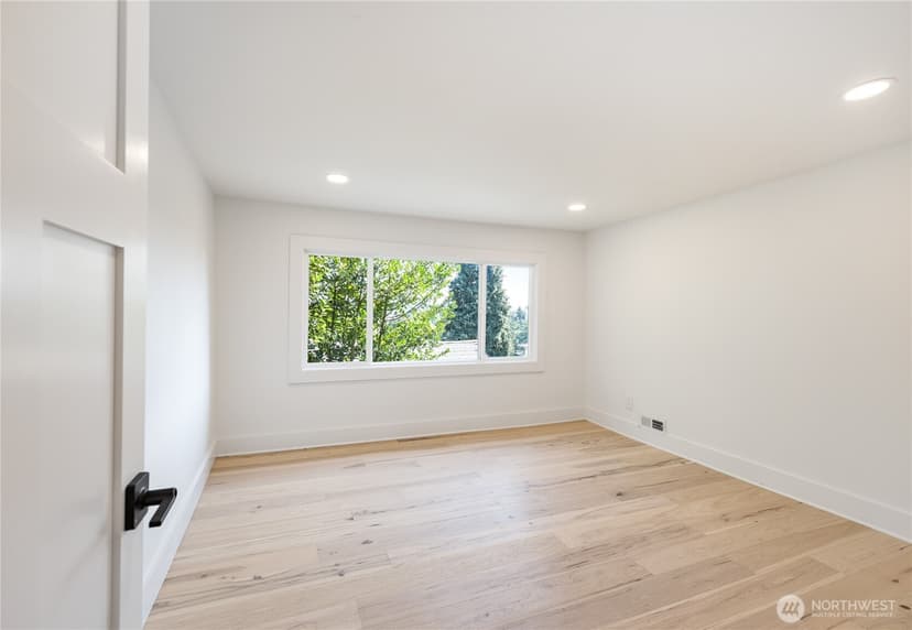 Property photo for 317 NE 58th Street, Seattle photo 22