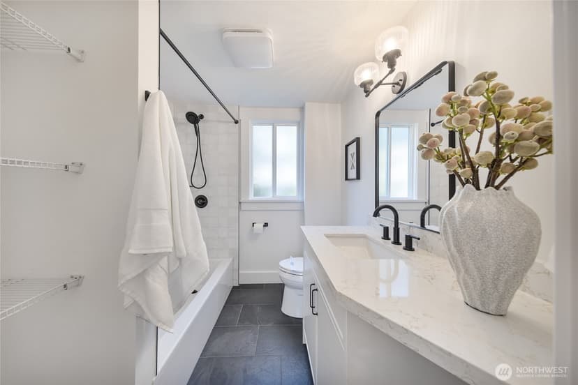 Property photo for 317 NE 58th Street, Seattle photo 15