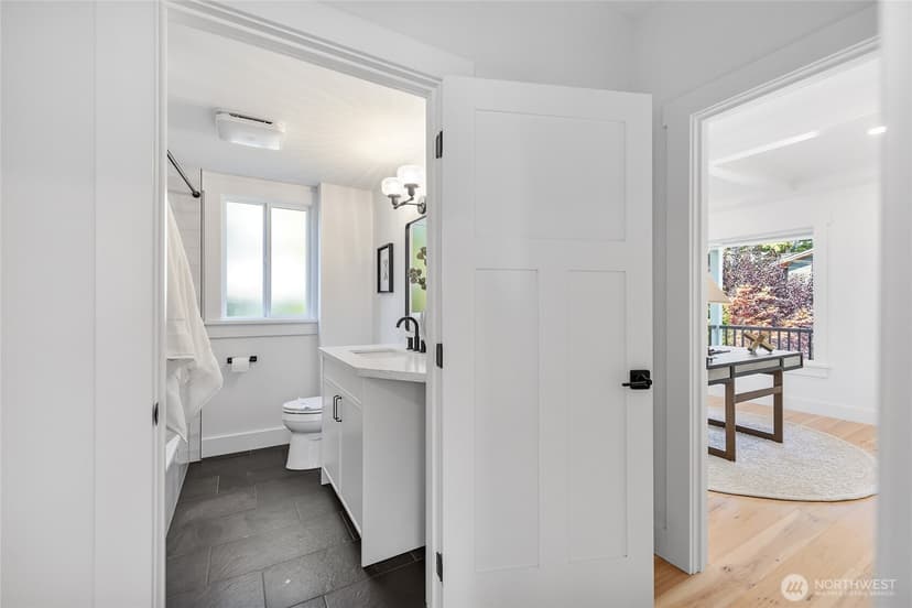 Property photo for 317 NE 58th Street, Seattle photo 18