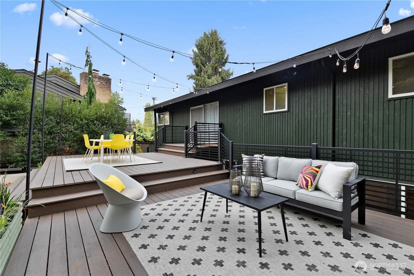 Property photo for 9043 Matthews Avenue NE, Seattle photo 33