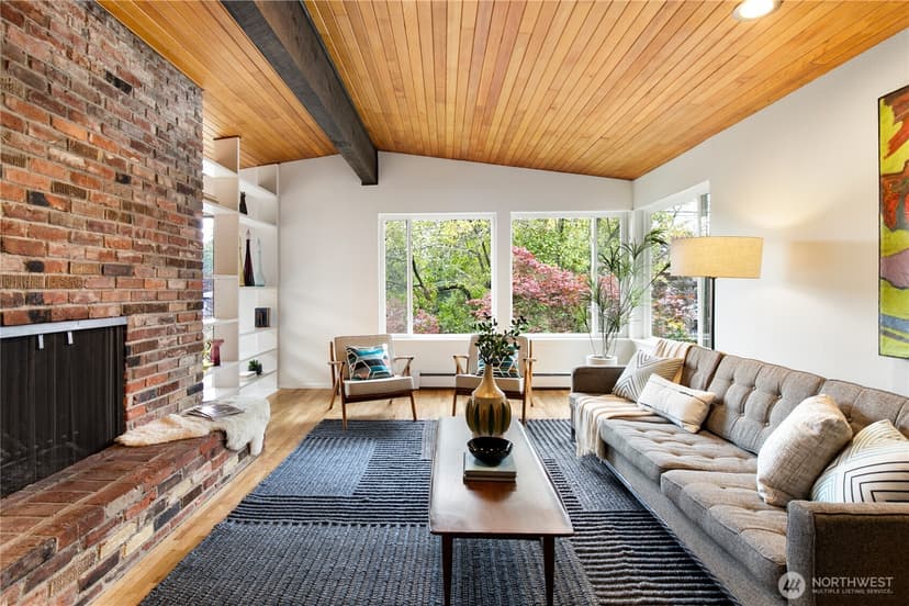 Property photo for 9043 Matthews Avenue NE, Seattle photo 6