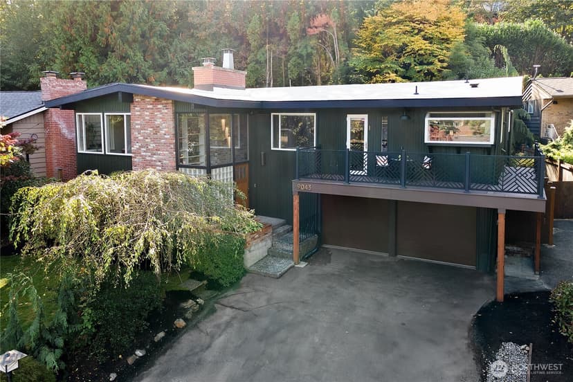 Property photo for 9043 Matthews Avenue NE, Seattle