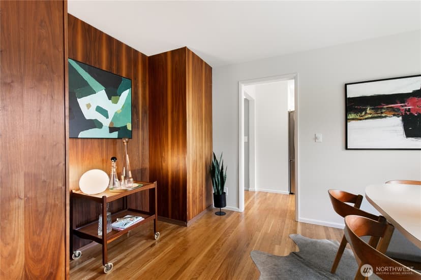 Property photo for 9043 Matthews Avenue NE, Seattle photo 11