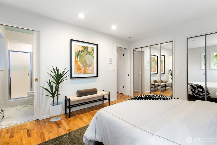 Property photo for 9043 Matthews Avenue NE, Seattle photo 19