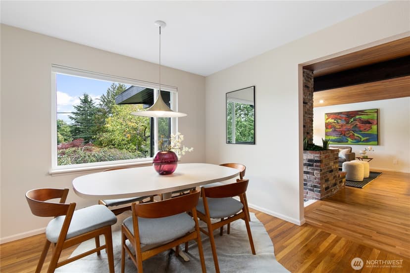 Property photo for 9043 Matthews Avenue NE, Seattle photo 10