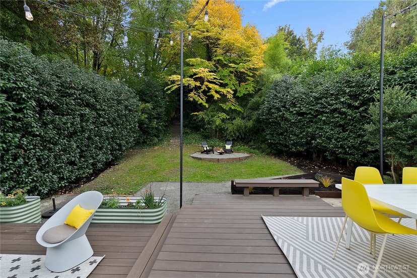 Property photo for 9043 Matthews Avenue NE, Seattle photo 34