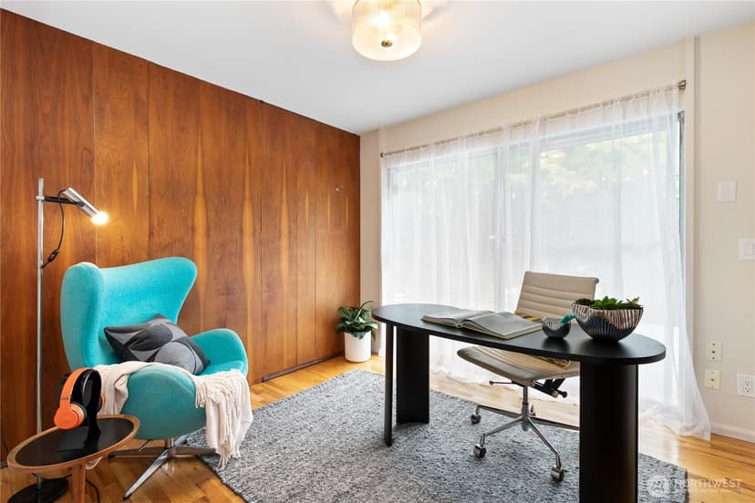 Property photo for 9043 Matthews Avenue NE, Seattle photo 24