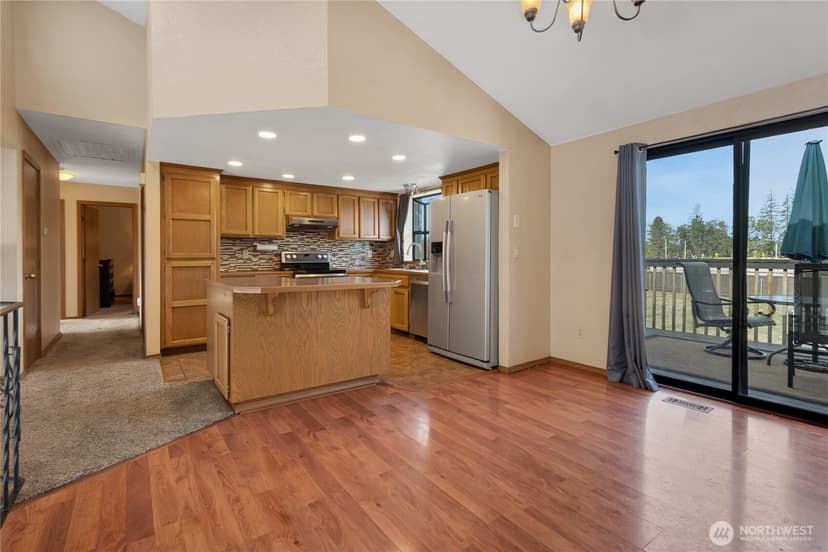 Property photo for 1525 148th Street E, Tacoma photo 6