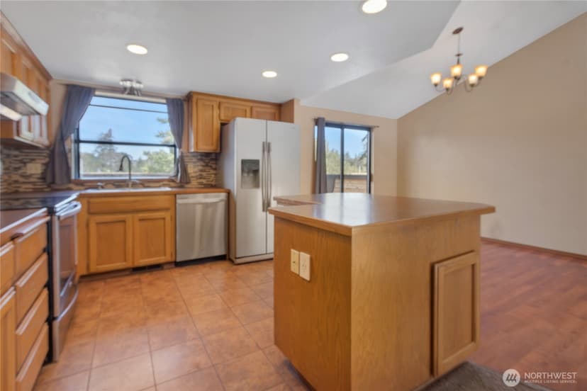 Property photo for 1525 148th Street E, Tacoma photo 8