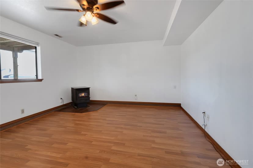 Property photo for 1525 148th Street E, Tacoma photo 16