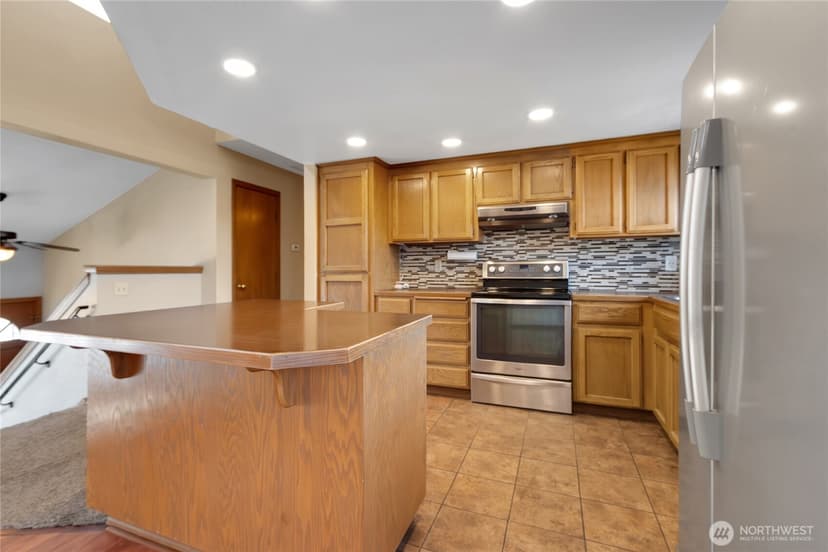 Property photo for 1525 148th Street E, Tacoma photo 9