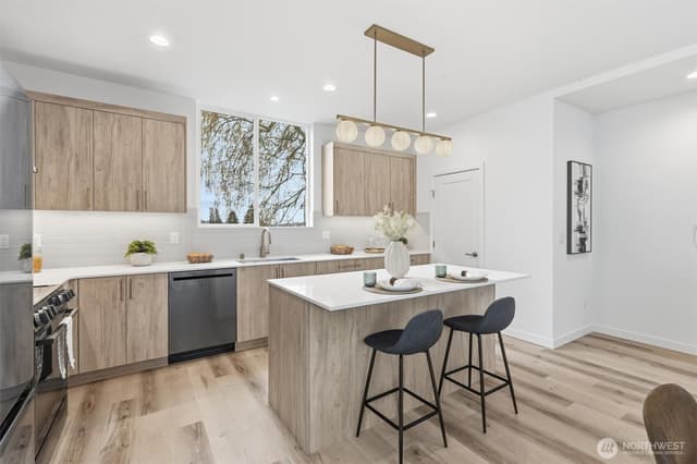 Property photo for 811 NW 63rd St Street #A, Seattle photo 5
