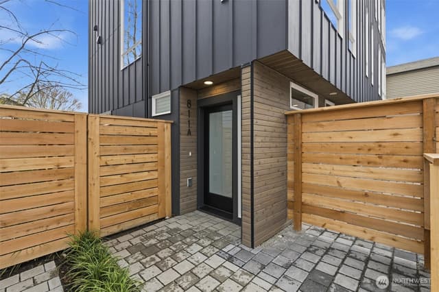 Property photo for 811 NW 63rd St Street #A, Seattle photo 2