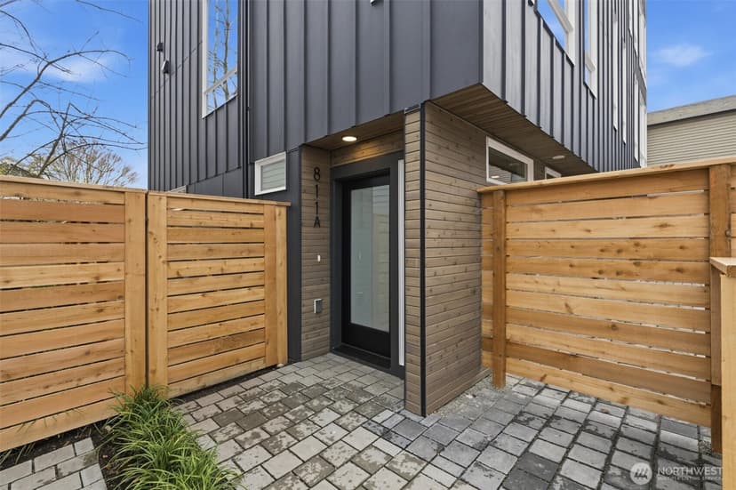 Property photo for 811 NW 63rd St Street #A, Seattle photo 2