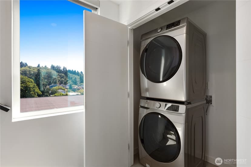 Property photo for 5560 15th Avenue S, Seattle photo 15
