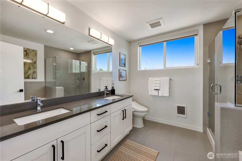 Property photo for 5560 15th Avenue S, Seattle photo 13