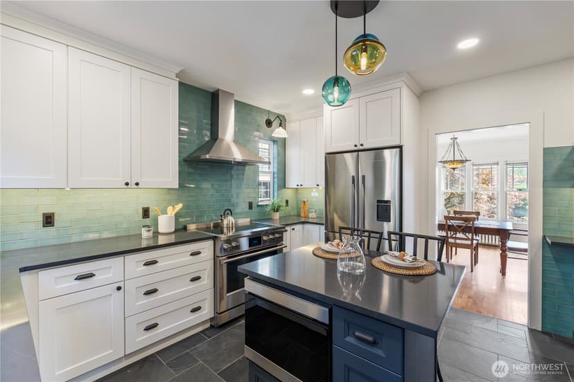 Property photo for 3117 Broadway E, Seattle photo 9