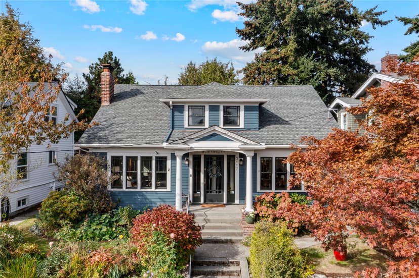 Property photo for 3117 Broadway E, Seattle photo 2