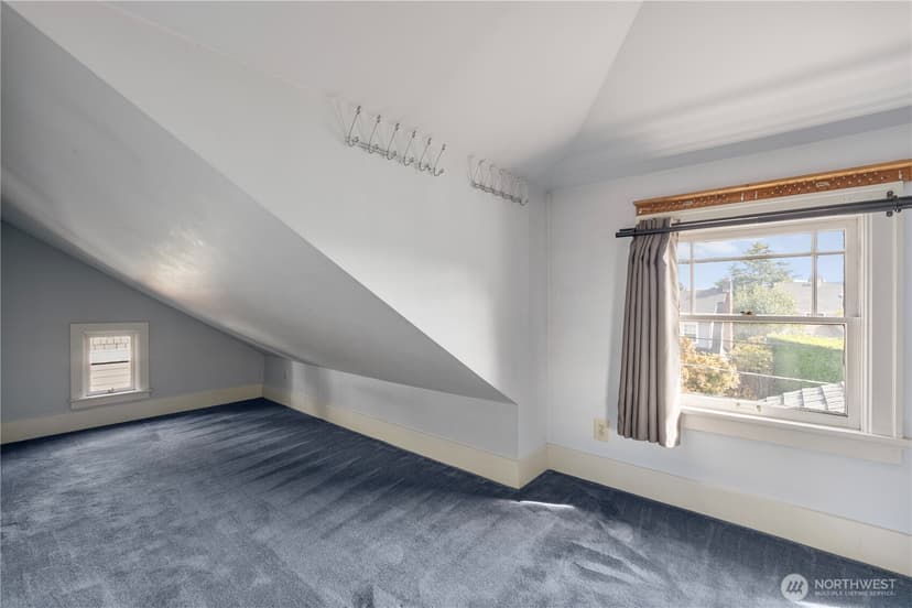 Property photo for 3117 Broadway E, Seattle photo 24