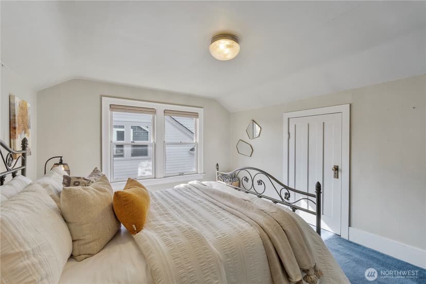 Property photo for 3117 Broadway E, Seattle photo 20