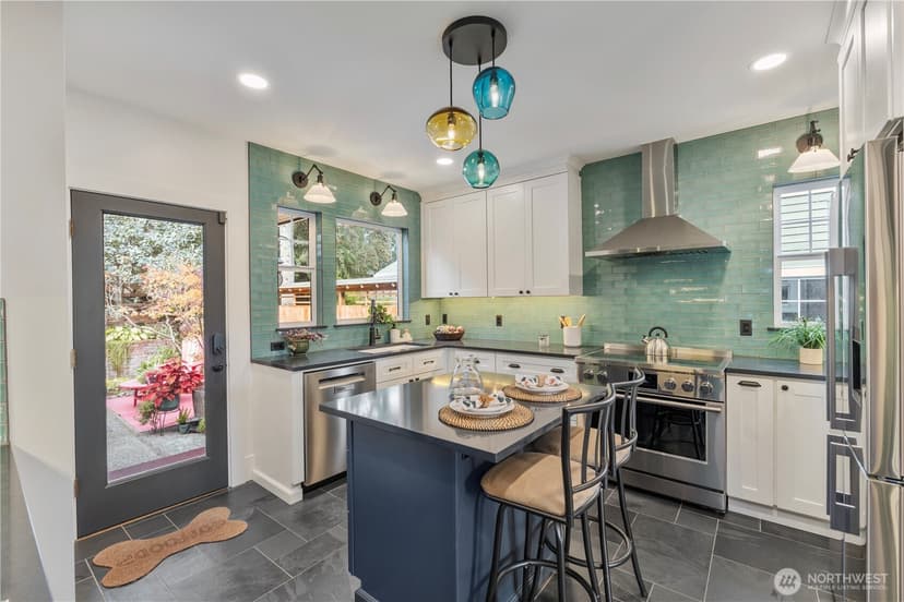 Property photo for 3117 Broadway E, Seattle photo 10
