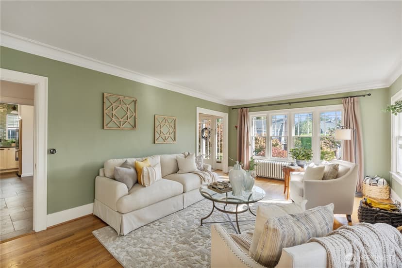 Property photo for 3117 Broadway E, Seattle photo 6