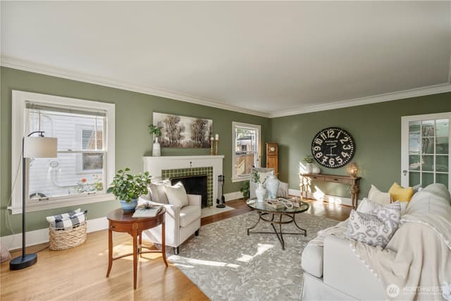 Property photo for 3117 Broadway E, Seattle photo 4